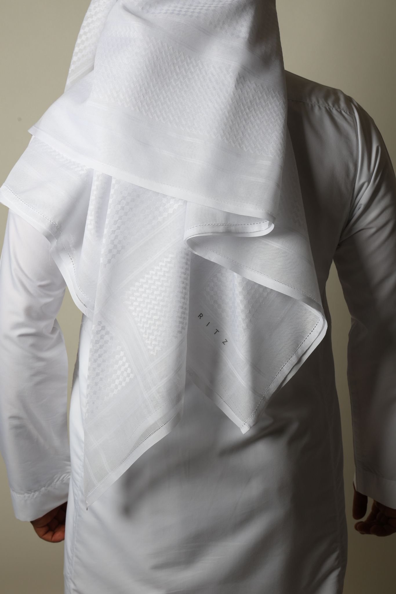 شماغ ريتز أبيض - الصورة 2